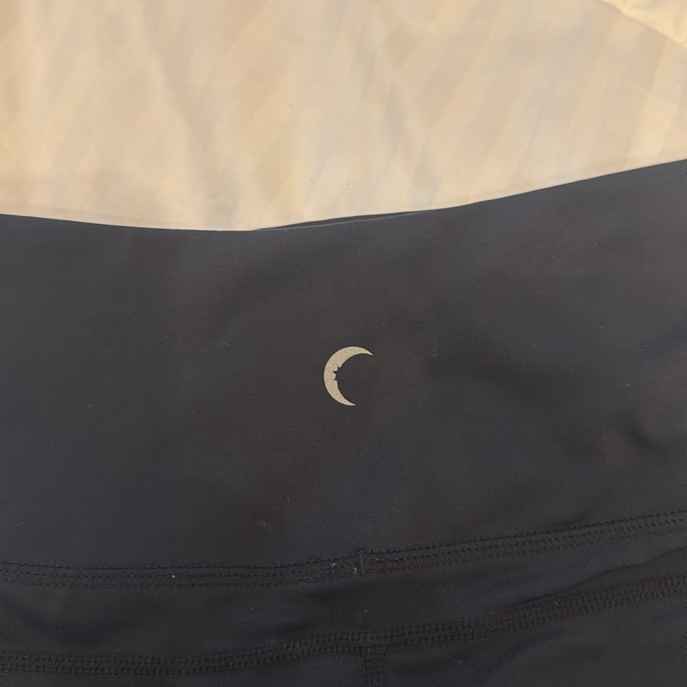 Zyia active leggings size 2 high waisted 

Zyia Active - Picture 4 of 11